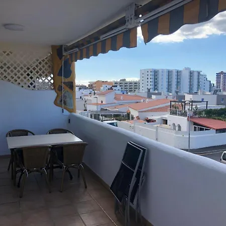Marina Palace Calle El Horno *